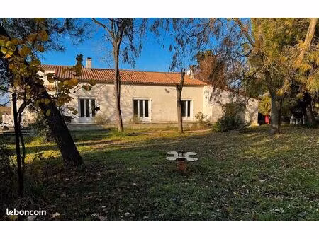 maison à la campagne près de pézenas