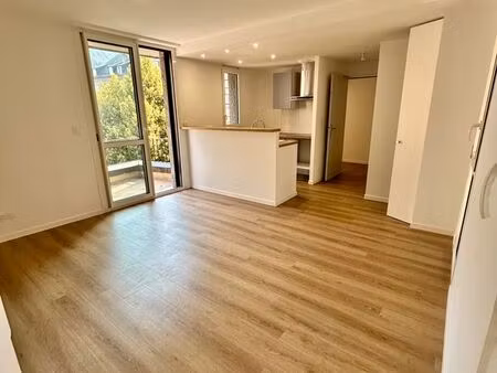 t2 neuf de 58 m² – non meublé - centre-ville de mende – garage privatif  balcon et cave