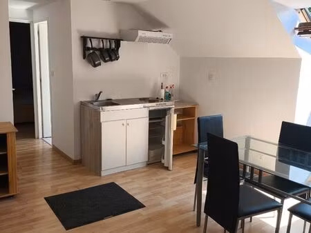 t1 dans jolie maison