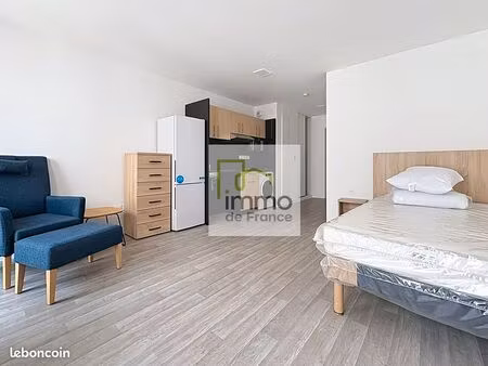 studio 1 pièce 30 m²