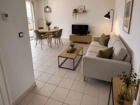 villeurbanne salengro – superbe t2 de 60 m² avec terrasse de 10 m²  garage fermé et réside
