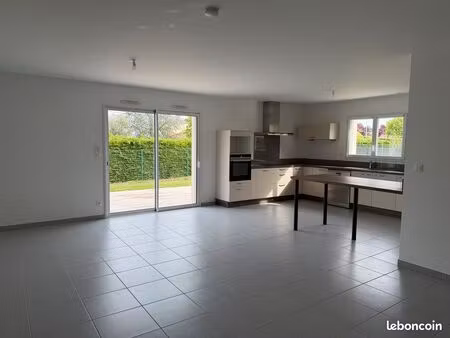 maison hors lotissement 4 chambres 1 bureau