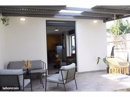 location f3 entièrement meublée 60 m2 saint-anne(petit saint-pierre)