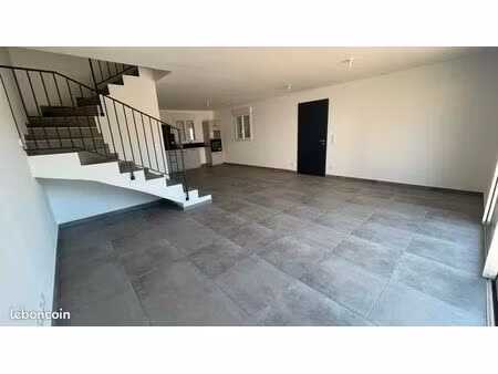 location villa mitoyenne fayence