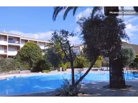 location meublée appartement 1 pièce 20 m² à bandol (83150)  550 €