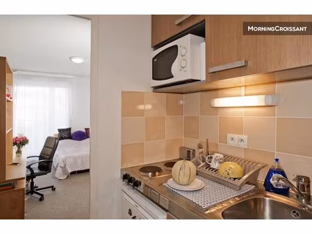 location meublée appartement 1 pièce 20 m² à évry-courcouronnes (91000)  990 €