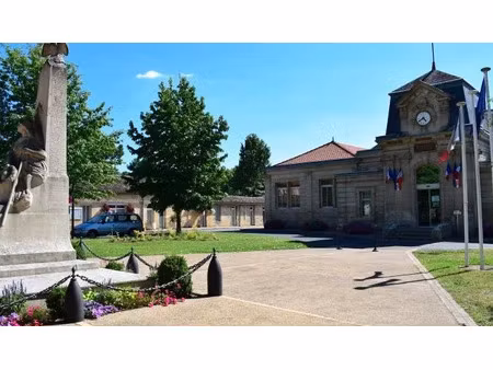 location maison 5 pièces à ambares-et-lagrave (33440)  1 145 €
