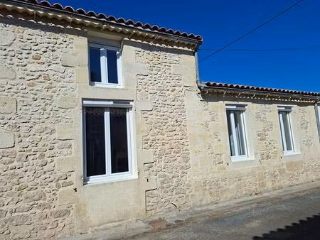jolie petite maison en pierre saint-estèphe 5 pièce(s) 80 m2