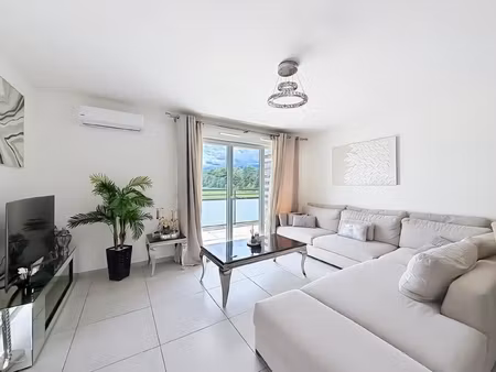 joli appartement t4 récent avec balcon  garage double et climatisation – ornex (01)
