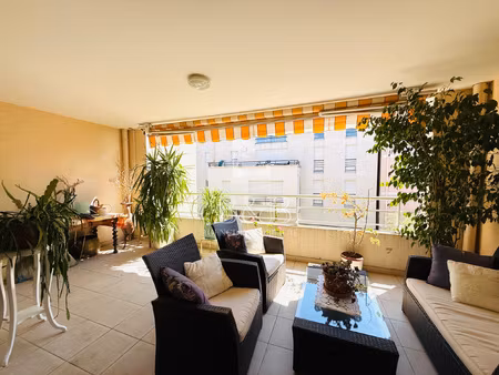 a vendre appartement 3 pieces 90 m2 avec garage cv a pied