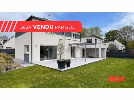 vendu en exclusivite par blot liffre