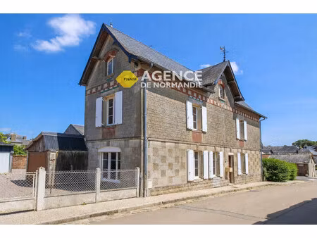 maison avec 5 chambres  terrain et garages