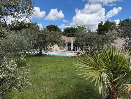 noves - villa d'architecte  piscine pool-house  centre calme