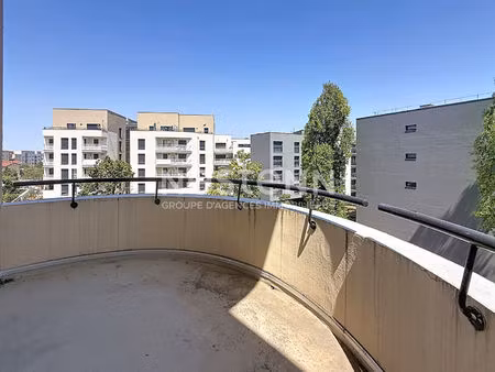 appartement duplex 4 pièces avec balcon cave et garage - 69500 bron