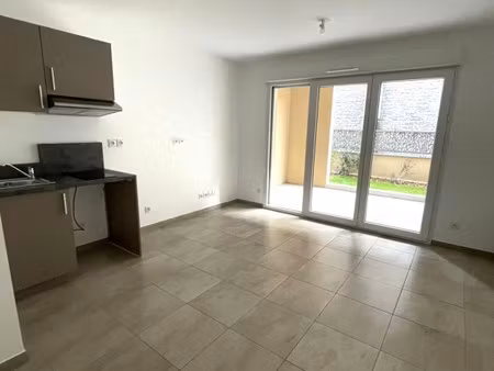 t2 avec terrasse  jardins et parking à rillieux la pape