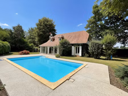 vente maison 6 pièces  150.00m²  lescar