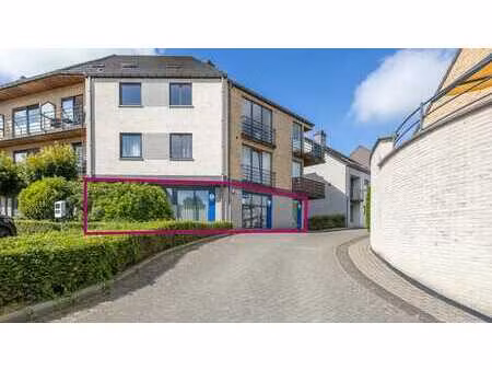 spacieux bureau / rez-de-chaussée commercial de 207 m²