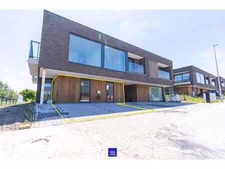 appartement neuf rez-de-chaussée avec jardin et parking 2 v