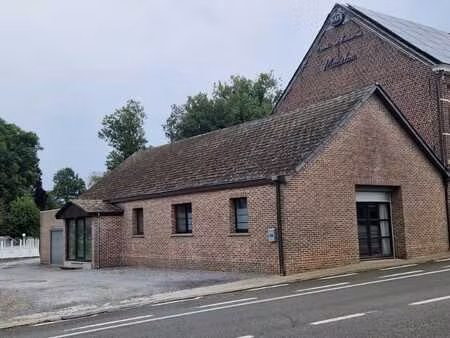 gezellige woning met 2 slaapkamers  garage en groot terras