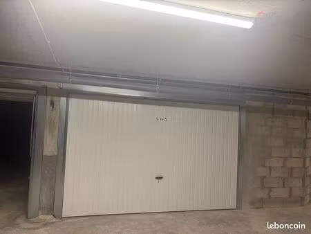 location box ou garage fermé