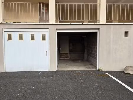 à louer box/garage