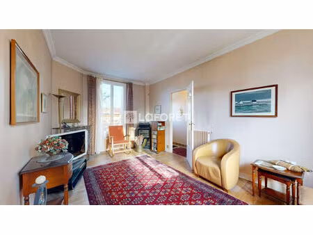 maison années 30 sur grande parcelle avec sous-sol et garage