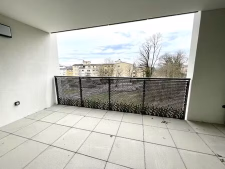 beau t2 avec balcon