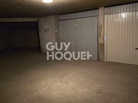 a louer - garage fermé - résidence sécurisée - lyon 5