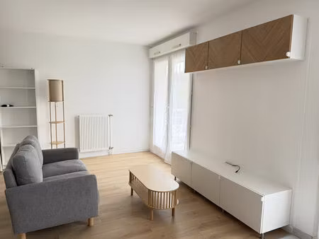 location appartement 1 pièce  31.47m²  bussy