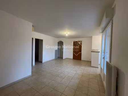 location appartement 3 pièces 59 m² à carpentras (84200)