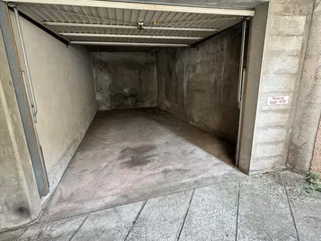 location garage 15 m² à pau (64000)