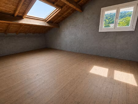 appartement 2 pièces de 60 m2 à rénover