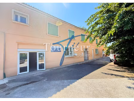 sanary sur mer rare vente murs commerciaux de 215m2 dont gar