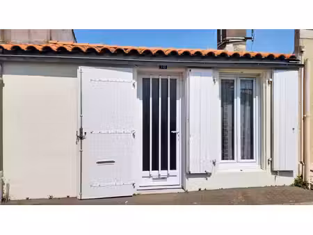 maison 3 pièces à vendre à la chaume avec cour accès vélo à 500 mètres des quais