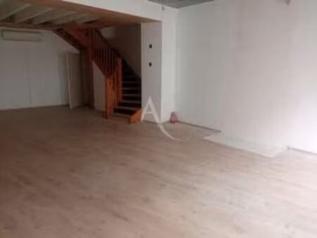 location bureaux et commerces à challans (85300) : à louer / 88m² challans
