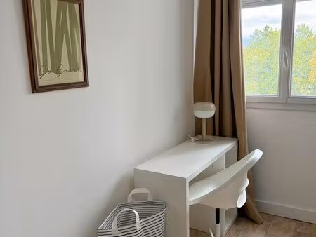 chambre meublée rénovée