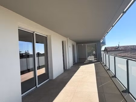 uzes - appartement d'exception avec jardin