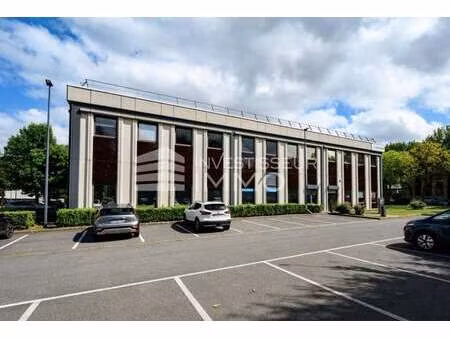 location local d'activités 310 m²