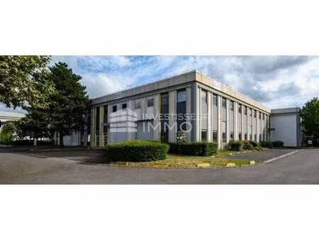 location local d'activités 630 m²