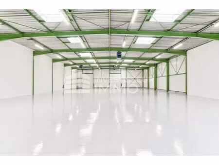 location local d'activités 2 003 m²