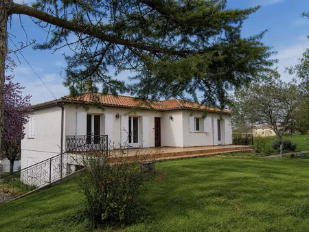 location maison 5 pièces 136 m² à agen (47000)