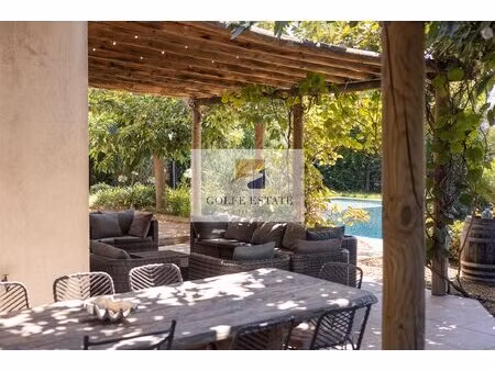 proche de gigaro: villa récente de plain pied 6 chambres