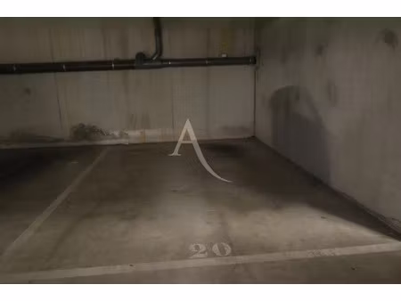 vente parking 16 m² à romainville (93230)  19 000 €
