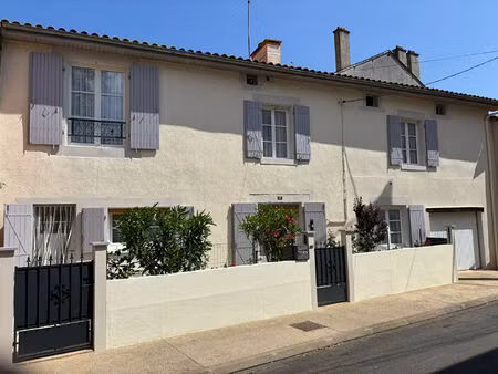 maison 4 pièces 107 m² à louer civray 86400 ? | era immobilier