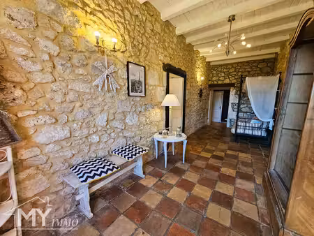 montcaret : charmante maison en pierre avec vue sur la campagne