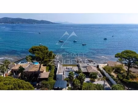 villa pieds dans l'eau entre cannes et saint tropez - exclusivite - mzimd265