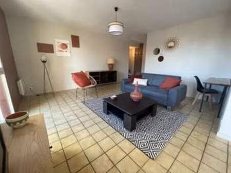 location appartement 3 pièces meublé à cholet (49300) : à louer 3 pièces meublé / 73m² cho