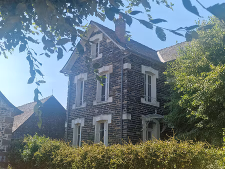 maison de caractère en pierre avec grange saint-viance