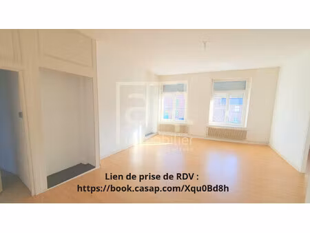 bergues  f4 en duplex  à deux pas du centre ville