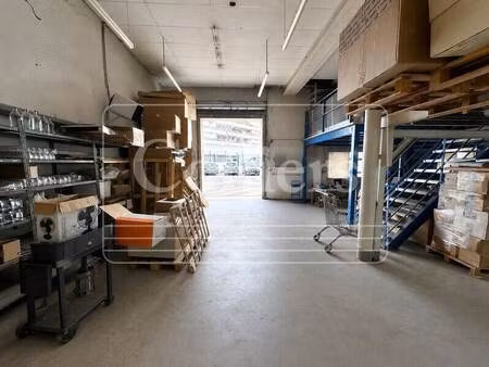 location local d'activités 485 m²